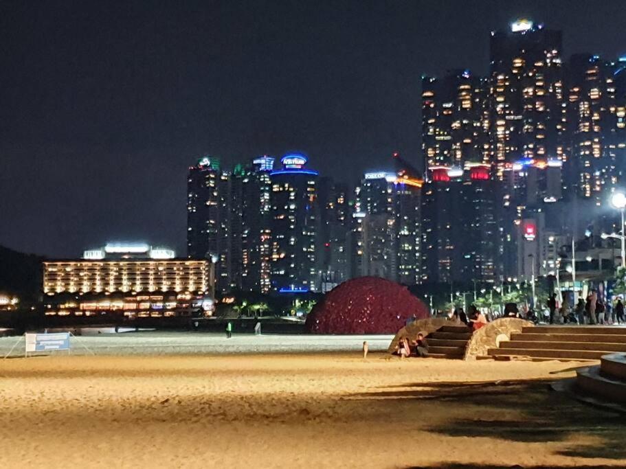 Апартаменти Haeundai Beach 1 Cho Пусан Екстер'єр фото